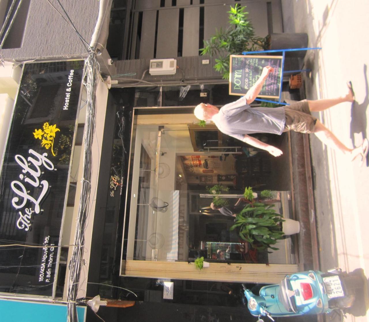 הו צ'י מין סיטי The Lily Hostel & Coffee מראה חיצוני תמונה