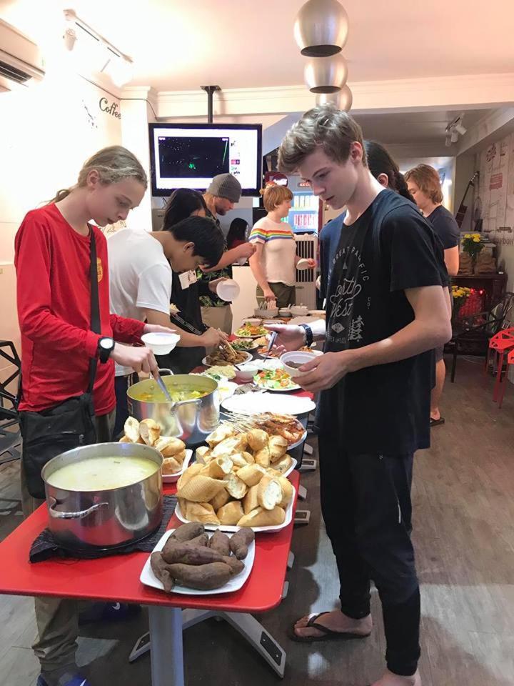 הו צ'י מין סיטי The Lily Hostel & Coffee מראה חיצוני תמונה