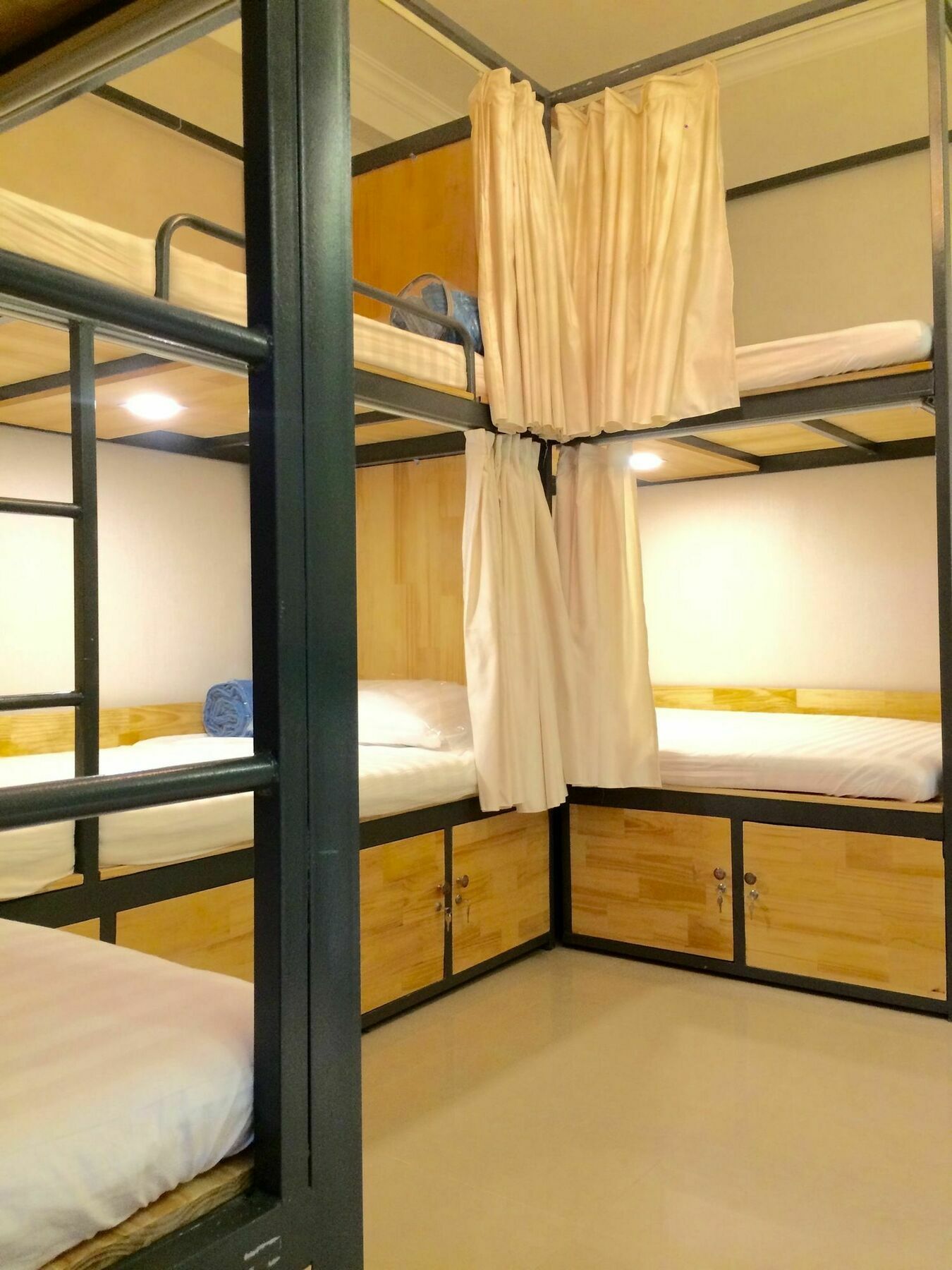 הו צ'י מין סיטי The Lily Hostel & Coffee מראה חיצוני תמונה