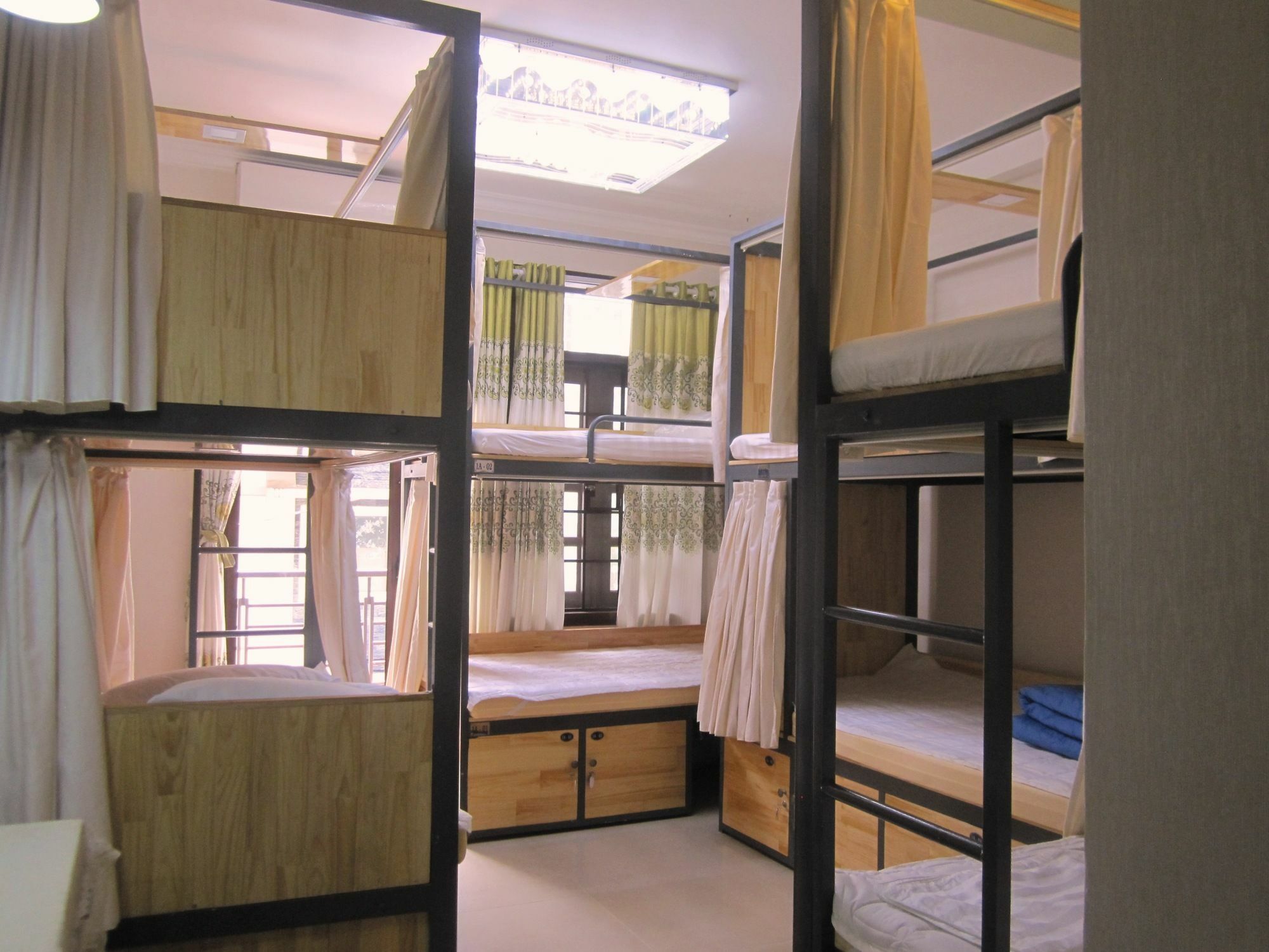 הו צ'י מין סיטי The Lily Hostel & Coffee מראה חיצוני תמונה