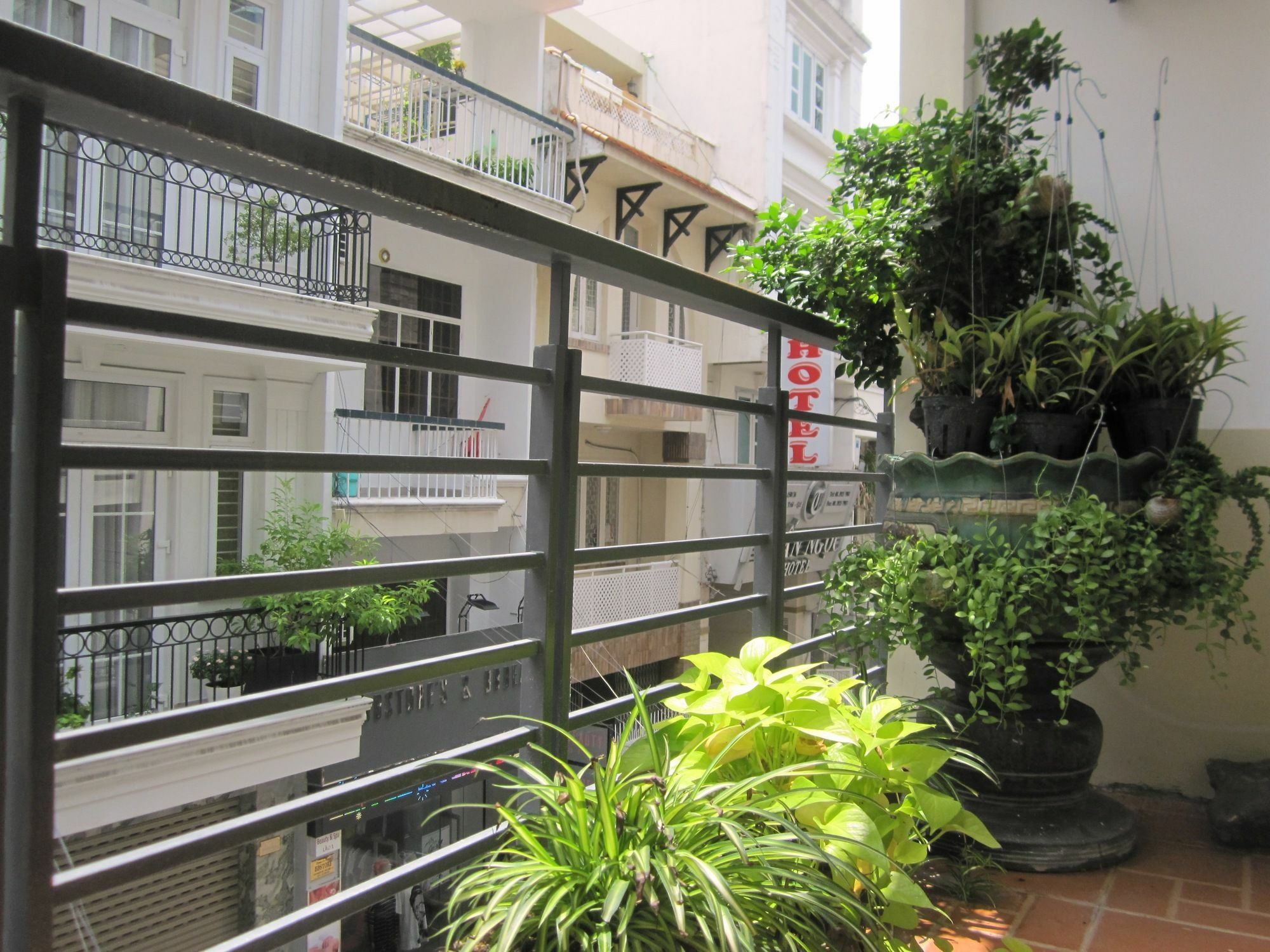 הו צ'י מין סיטי The Lily Hostel & Coffee מראה חיצוני תמונה